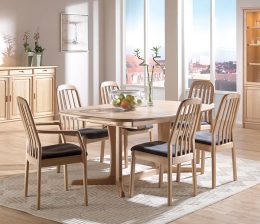 Fine Teak Dining Table Cd