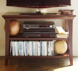 Metropolitan Tv Stand